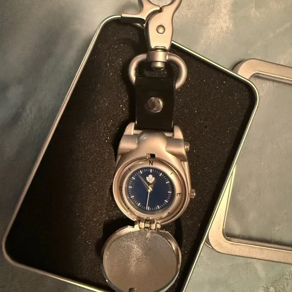 NHL Maple Leaf Silver and Blue Keychain Watch with Clip - Picture 2 of 2